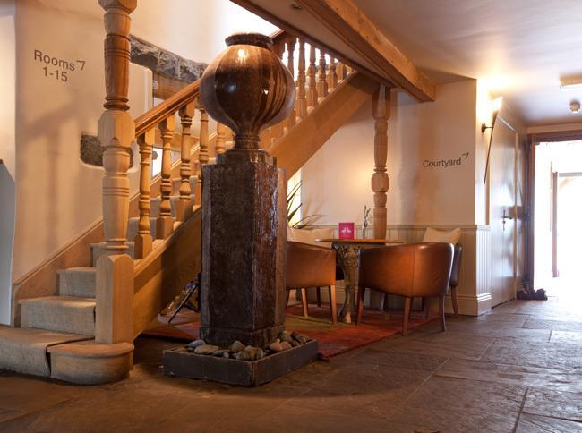 The Farmhouse Hotel And Restaurant Saint Saviour Interiør bilde
