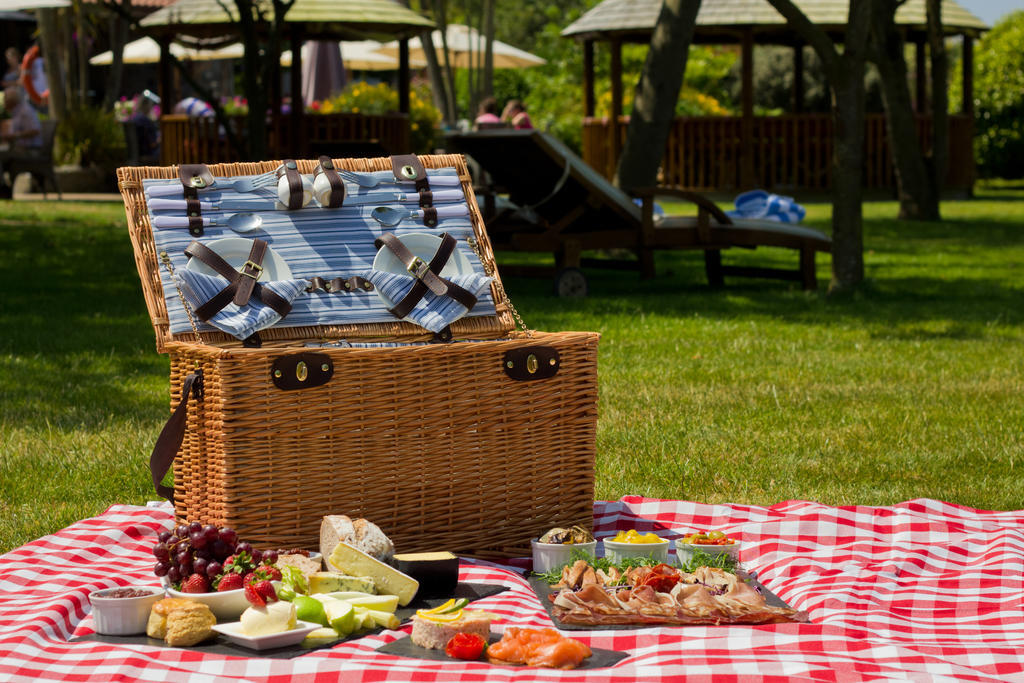 The Farmhouse Hotel And Restaurant Saint Saviour Fasiliteter bilde
