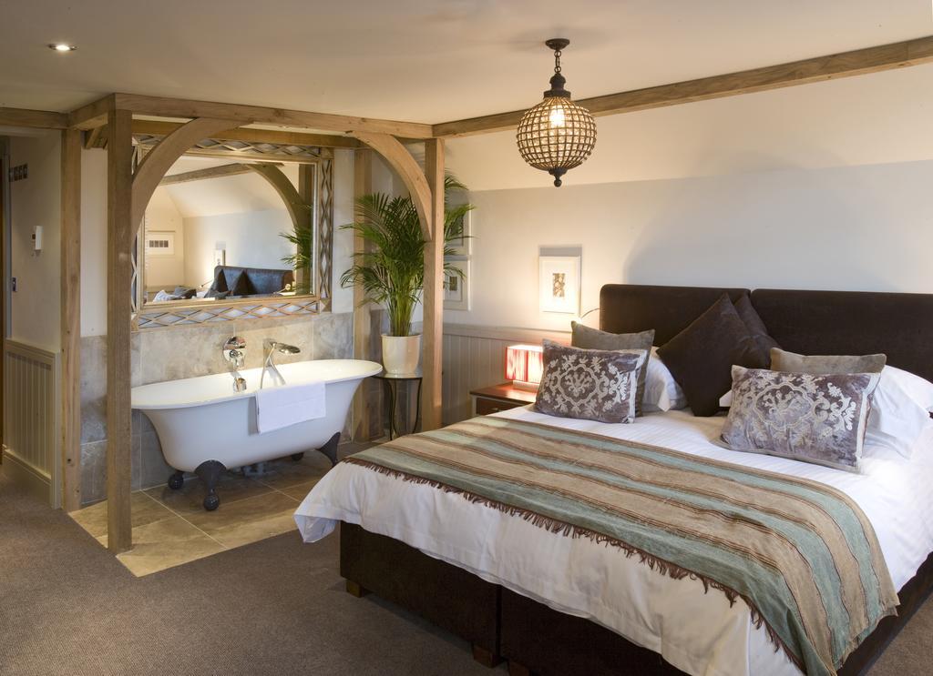 The Farmhouse Hotel And Restaurant Saint Saviour Rom bilde